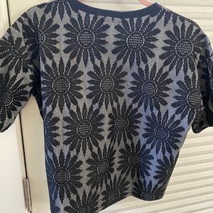 Short black flower top